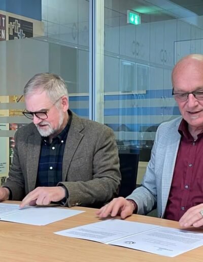 Gemeinsam gegen das Vergessen: Volksbund Kriegsgräberfürsorge und BDV e.V. unterzeichnen Kooperationsvertrag 1 GS-BDV-2-2048x1536